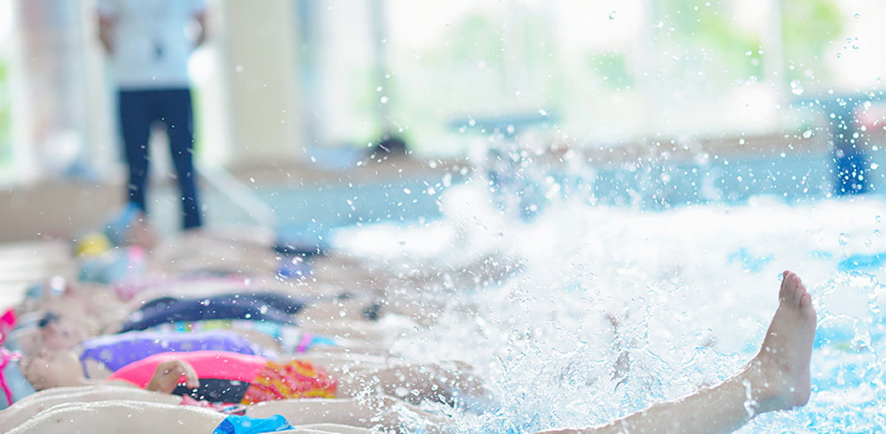 corsi di nuoto estivi piscina
